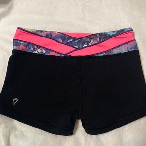 Ivivva shorts reversible size 12 girls black pink